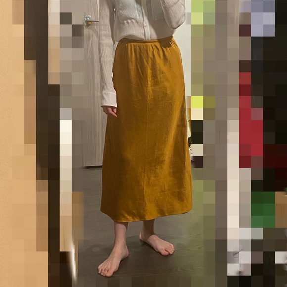 Club Monaco | Bias Midi Skirt - Picture 4 of 10